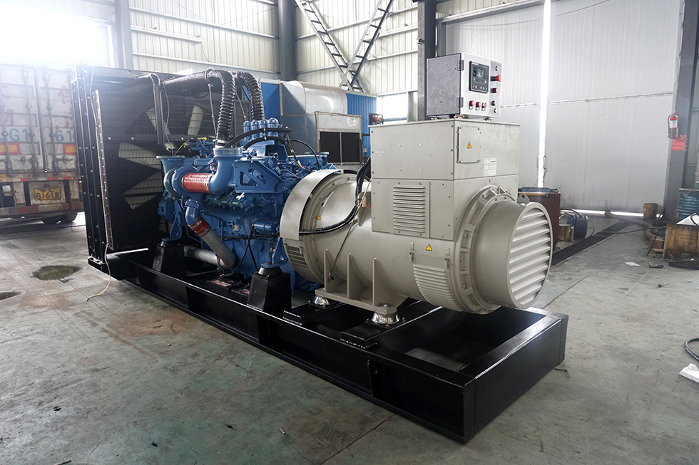 12V4000G63進口奔馳1500KW柴油發(fā)電機組報價