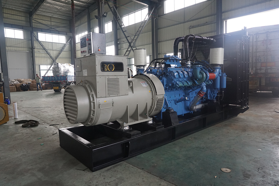 12V4000G63進口奔馳1500KW柴油發(fā)電機組報價